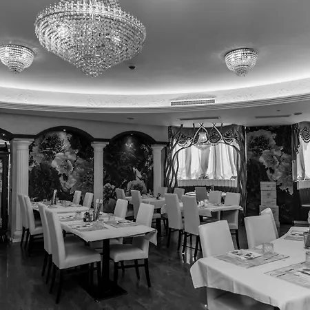 Hotel Shangri-la 3*