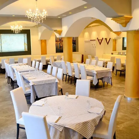 Hotel Shangri-la 3*