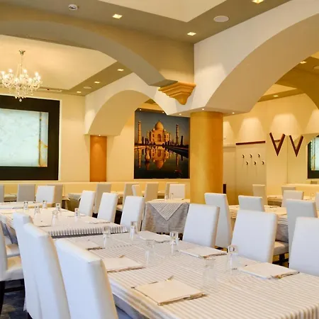 Hotel Shangri-la 3*